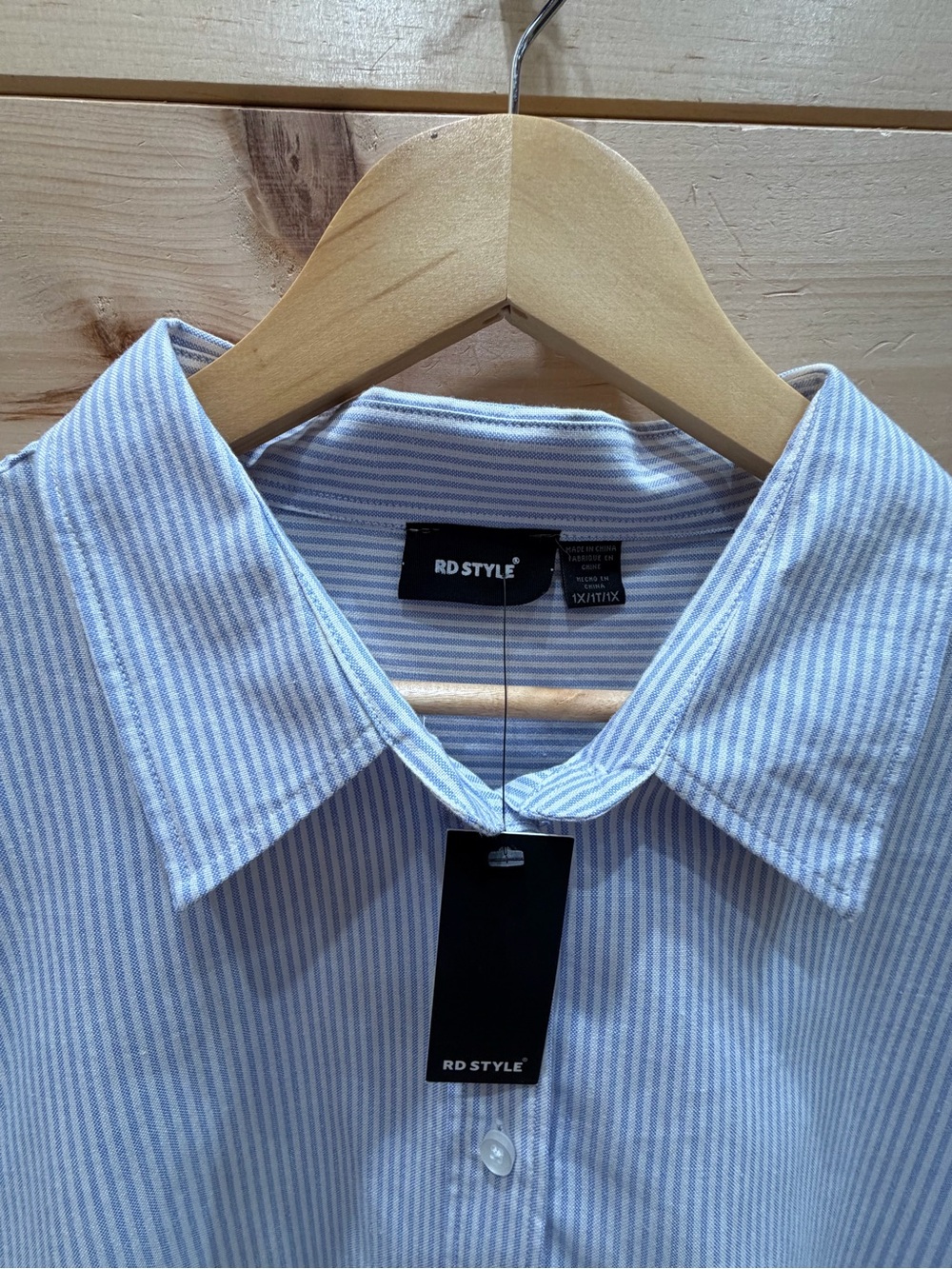 RD STYLE Women’s Light Blue Stripe Button-Up Shirt